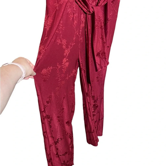 NWT ZARA RED BURGUNDY WIDE LEG FLORAL PRINT JACQUARD JUMPSUIT BELT SIZE SMALL - Picture 4 of 7